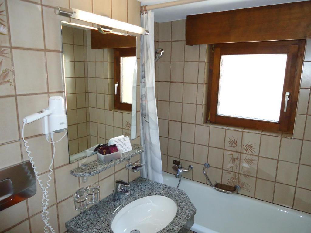 Hotel Monte-Moro サース・アルマゲル エクステリア 写真